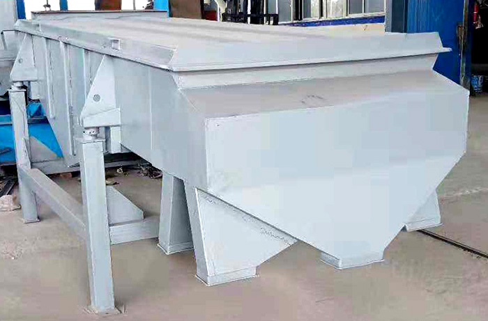 直線振動(dòng)篩木質(zhì)篩框與金屬篩孔的對(duì)比