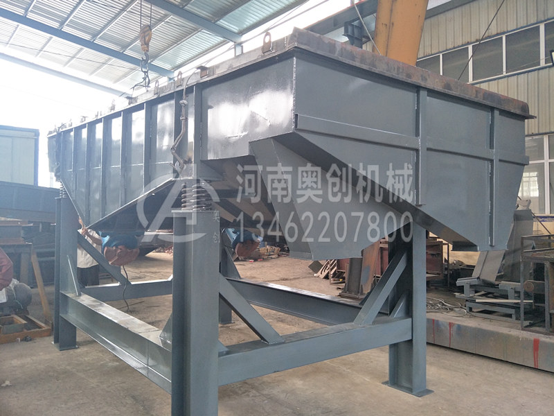 礦用振動(dòng)篩的整體性能和結(jié)構(gòu)如何