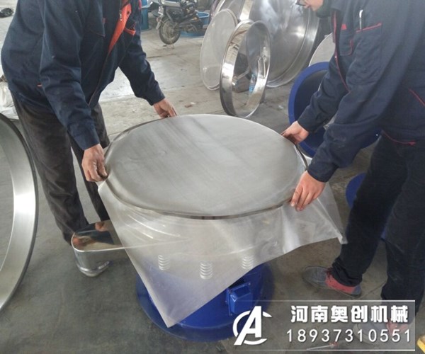 振動篩篩網堵孔是由哪些原因造成的呢?又應該如何處理呢?