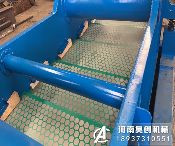 鐵礦石振動脫水篩篩網(wǎng)容易爛是什么原因？