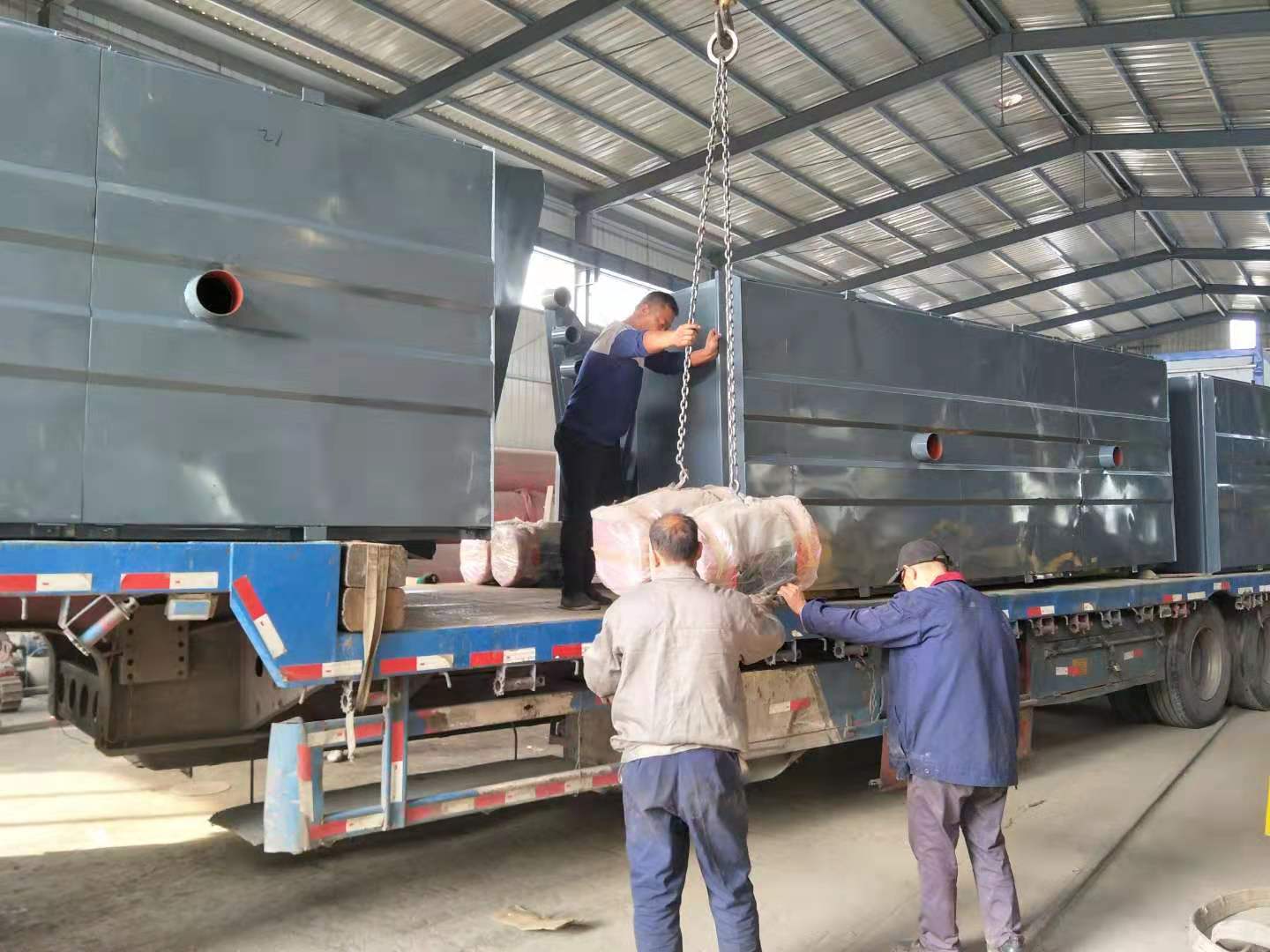 重型直線篩具有壽命長、噪聲低、篩分效率高等特點