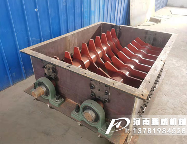 污泥打散機是在污泥烘干過程中針對煤泥、污泥等高水分、高黏度、易結(jié)團的特性而設(shè)計的專用打散裝置